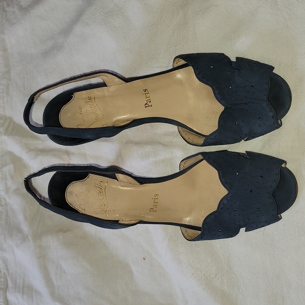 Christian Louboutin Vintage Blue Suede Heel. Size 37.5 HEADED TO LAY FOR AUCTION - Picture 2 of 9